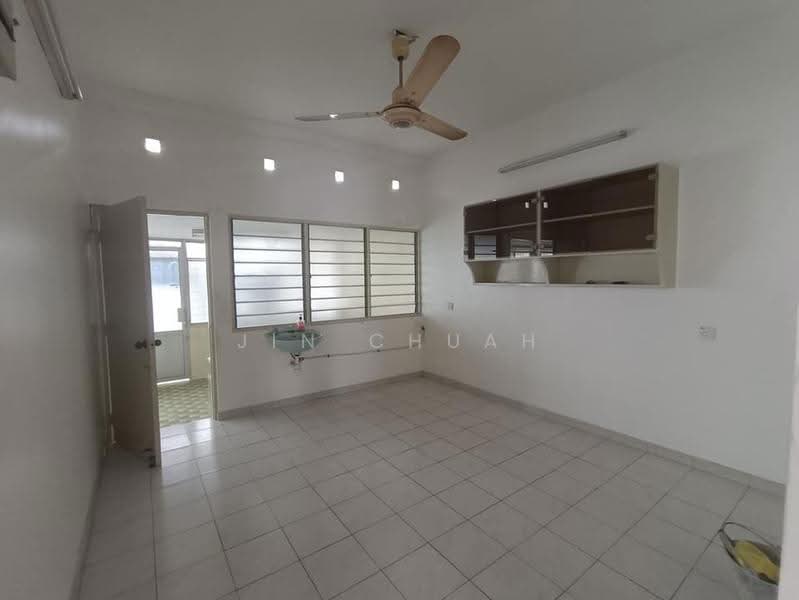 Shop / Office untuk Disewa di Taman Green Lane (Jelutong) - Jin Chuah - Interior - PropertyGuru.com.my