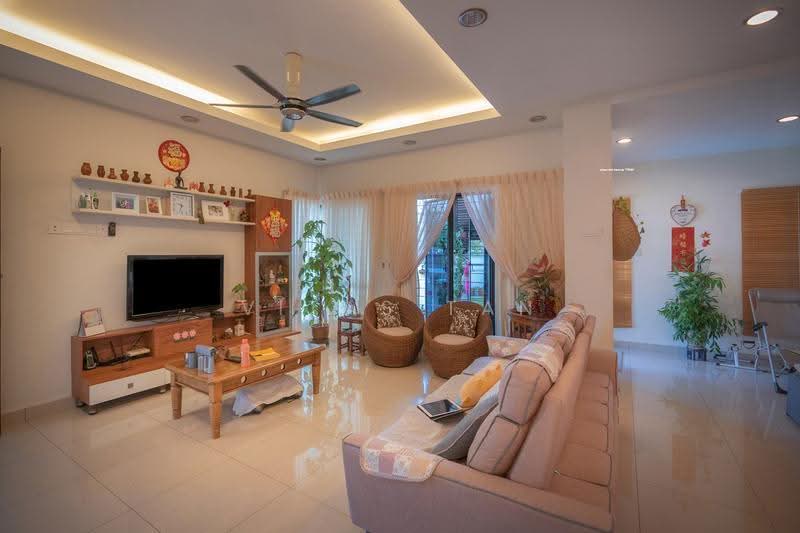 2-storey Terraced House for Sale in Bandar Bukit Raja (Klang) - Vitas Tan - Living Room - PropertyGuru.com.my