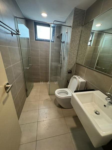 Kediaman Servis untuk Disewa di V Residence 2 @ Sunway Velocity - Haw . - Bathroom - PropertyGuru.com.my