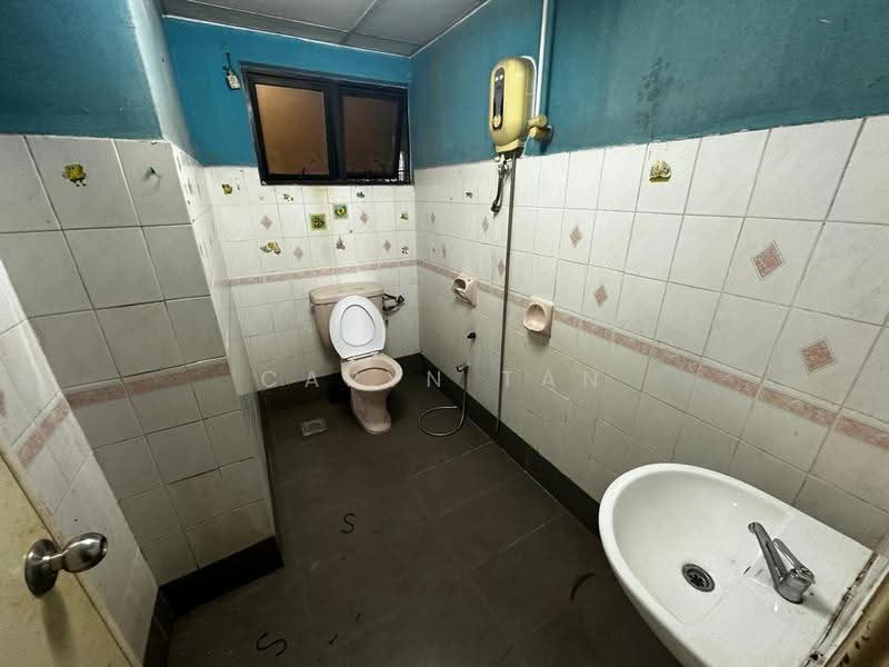 Kondominium untuk Dijual di Vista Komanwel A - Caryn Tan - Bathroom - PropertyGuru.com.my