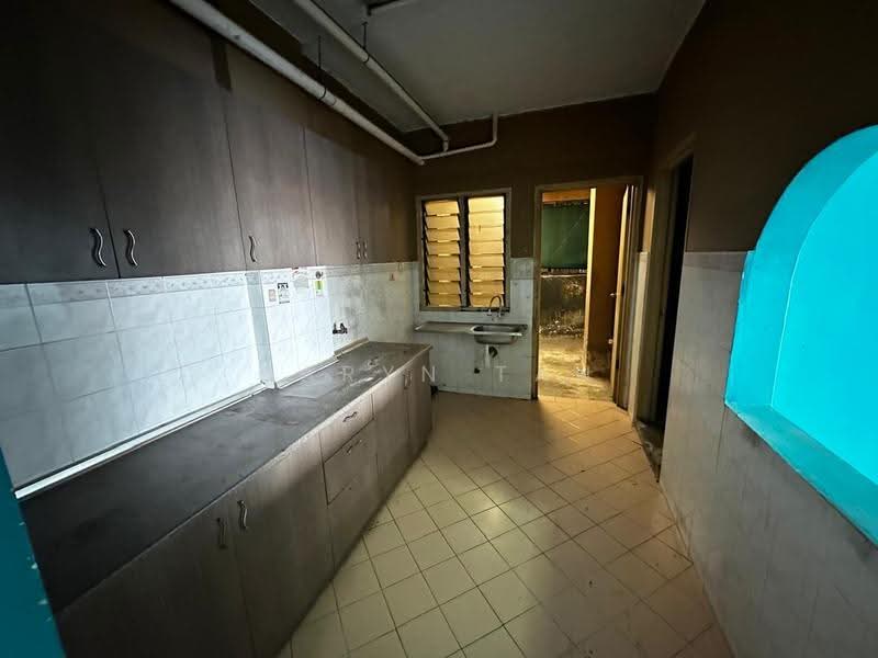Kondominium untuk Dijual di Vista Komanwel A - Caryn Tan - Kitchen - PropertyGuru.com.my