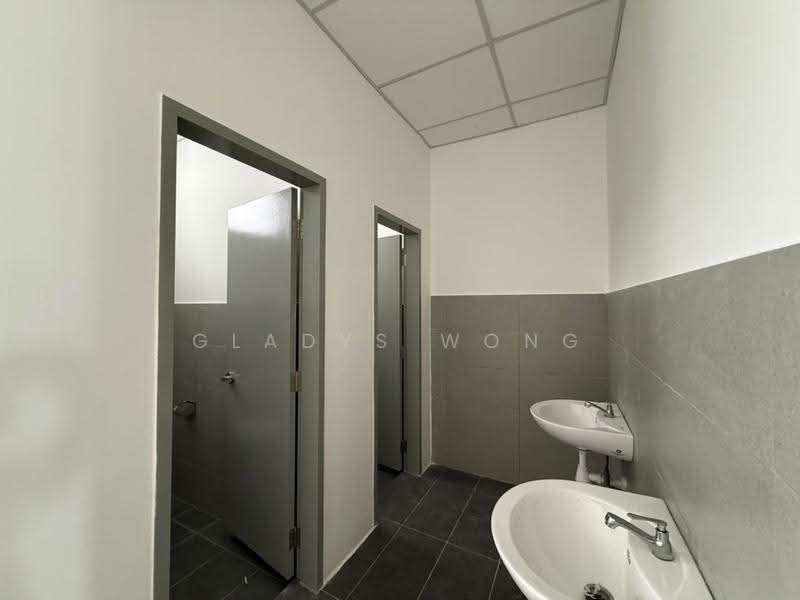 Shop / Office untuk Disewa di Austin Crest (Johor Bahru) - Gladys Wong - Bathroom - PropertyGuru.com.my