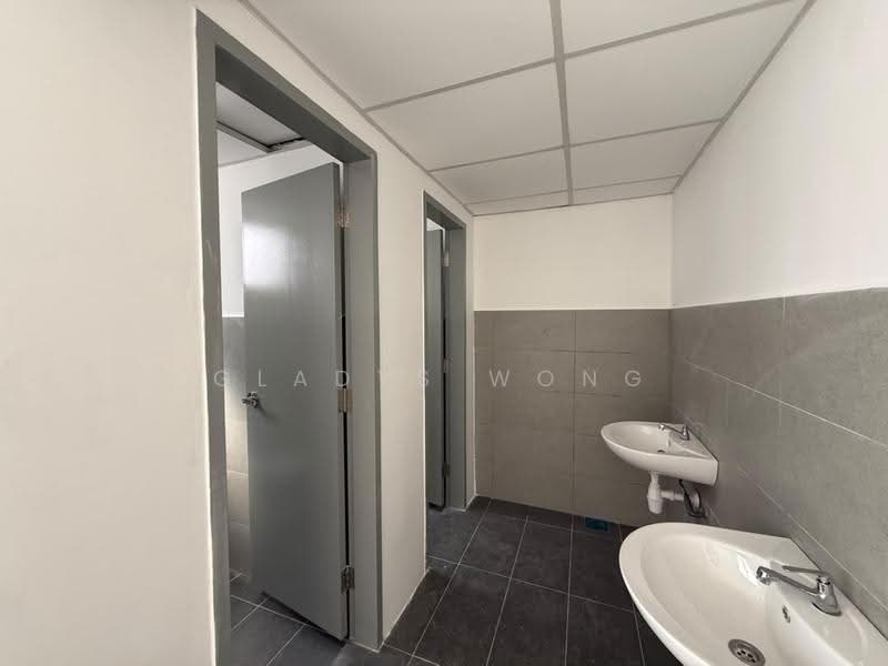 Shop / Office untuk Disewa di Austin Crest (Johor Bahru) - Gladys Wong - Bathroom - PropertyGuru.com.my