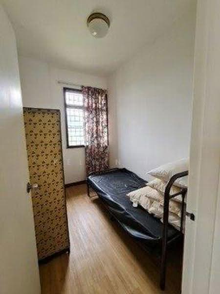 Pangsapuri untuk Disewa di Meranti Apartment - Kelvin Ho - Bedroom - PropertyGuru.com.my