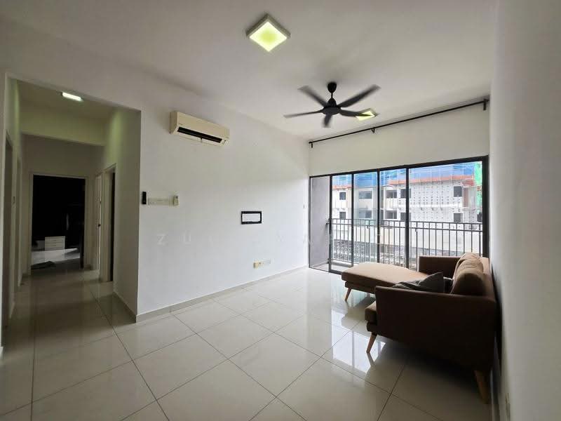 Kediaman Servis untuk Dijual di Seasons Garden Residences - Zul Syafiq - Living Room - PropertyGuru.com.my