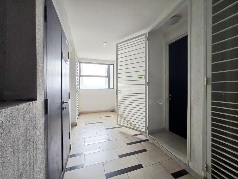 Kediaman Servis untuk Dijual di Seasons Garden Residences - Zul Syafiq - Corridor - PropertyGuru.com.my