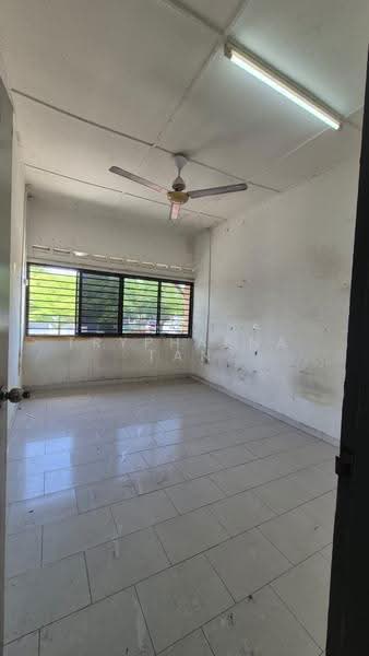 Shop / Office for Sale in Taman Johor Jaya (Johor Bahru) - Tryphaena Tan - Interior - PropertyGuru.com.my