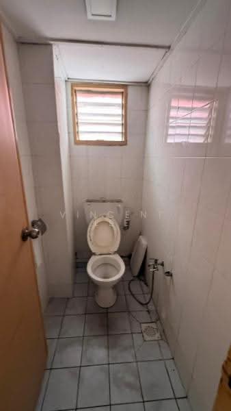 Kedai untuk Disewa di TAMAN PUCHONG UTAMA (Puchong) - Vincent Lee - Bathroom - PropertyGuru.com.my