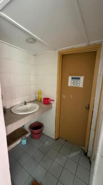Kedai untuk Disewa di TAMAN PUCHONG UTAMA (Puchong) - Vincent Lee - Bathroom - PropertyGuru.com.my