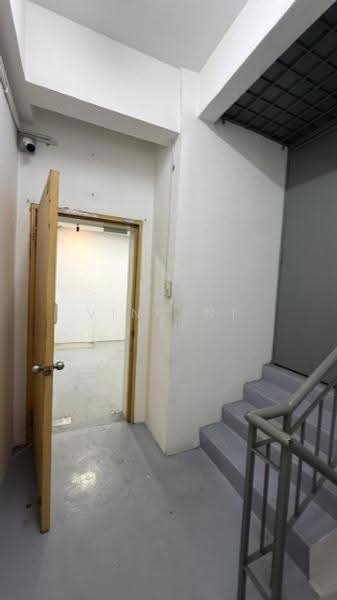 Kedai untuk Disewa di TAMAN PUCHONG UTAMA (Puchong) - Vincent Lee - Entrance - PropertyGuru.com.my