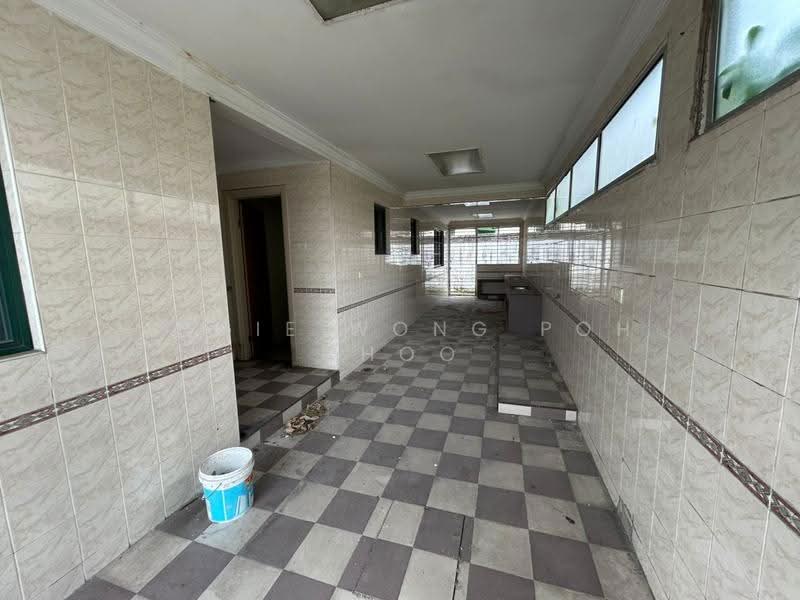 Bungalow House for Sale in Taman Midah (Cheras) - Angie Wong Poh Choo - Corridor - PropertyGuru.com.my