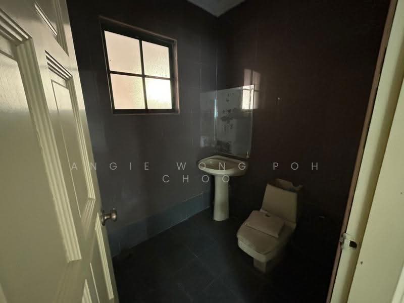 Bungalow House for Sale in Taman Midah (Cheras) - Angie Wong Poh Choo - Bathroom - PropertyGuru.com.my