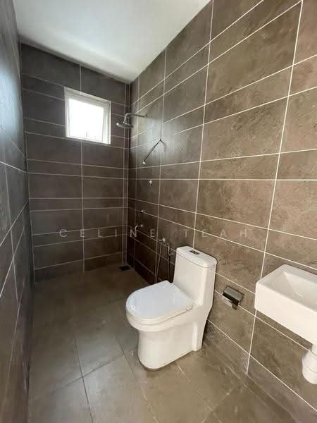 3-storey Terraced House for Sale in Kota Kinabalu (Sabah) - Celine Teah - Bathroom - PropertyGuru.com.my
