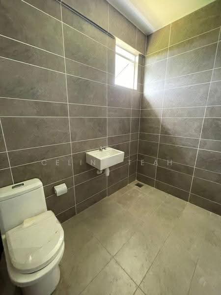 3-storey Terraced House for Sale in Kota Kinabalu (Sabah) - Celine Teah - Bathroom - PropertyGuru.com.my
