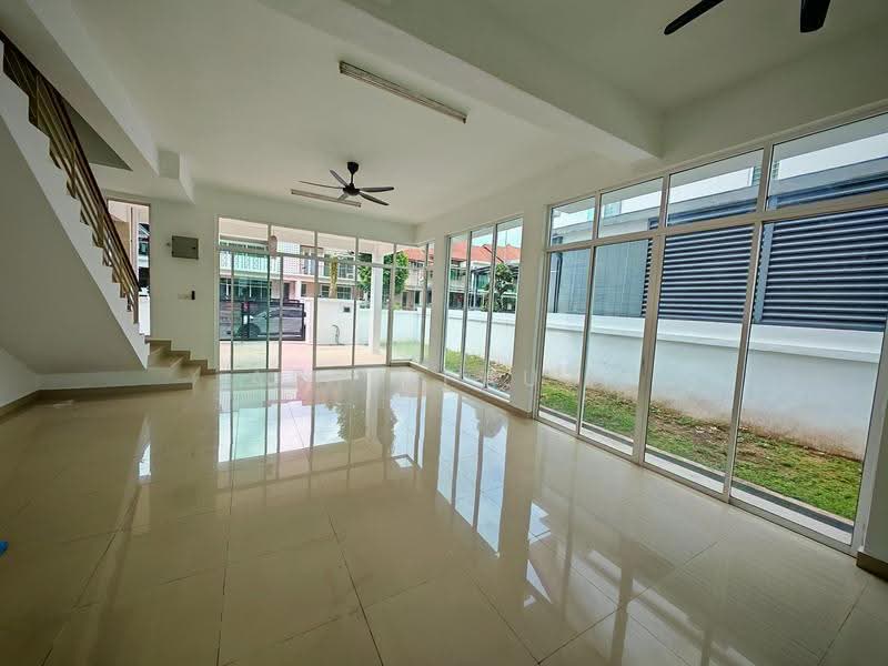 2-storey Terraced House for Sale in Ampang Saujana (Ampang) - Amir Fauzi - Living Room - PropertyGuru.com.my