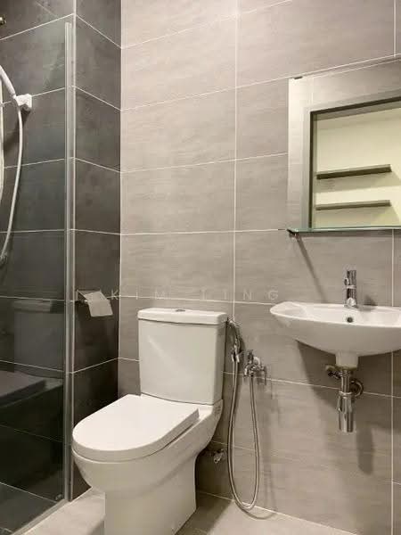 Kediaman Servis untuk Disewa di Utropolis Urbano - Kim Ling - Bathroom - PropertyGuru.com.my