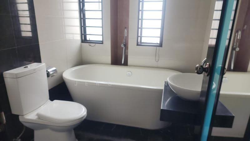 Semi-Detached House for Sale in Jalan Klang Lama (Old Klang Road) (Kuala Lumpur) - Jercy Tan - Bathroom - PropertyGuru.com.my