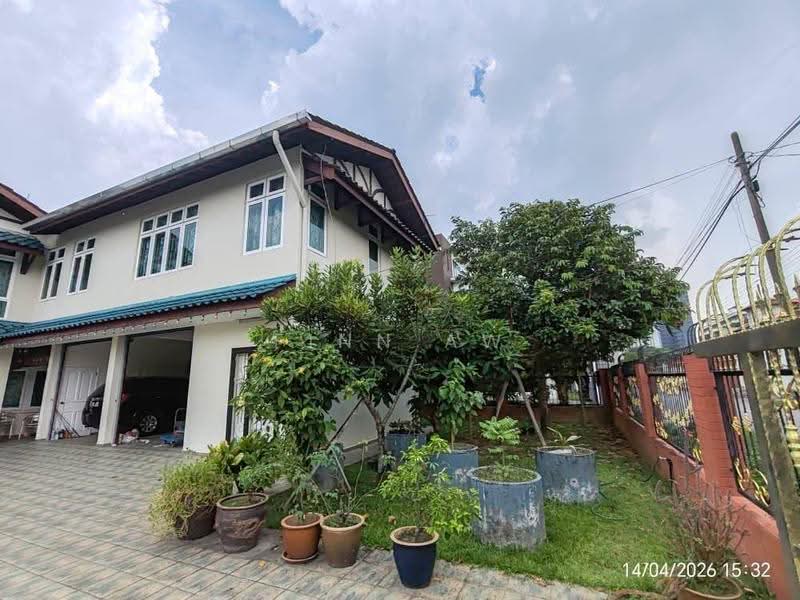 Bungalow House for Sale in Taman Stulang Laut (Johor Bahru) - Finn Aw - Exterior - PropertyGuru.com.my