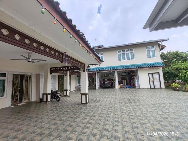 Bungalow House for Sale in Taman Stulang Laut (Johor Bahru) - Finn Aw - Exterior - PropertyGuru.com.my