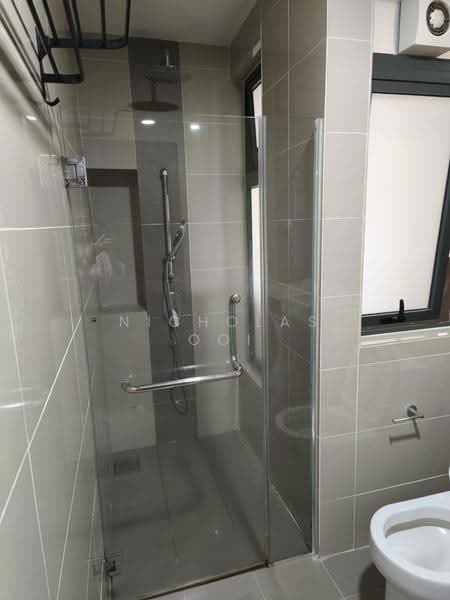 Kediaman Servis untuk Dijual di Seventeen Mall & Residences (Biji Living) - Nicholas Ooi - Bathroom - PropertyGuru.com.my