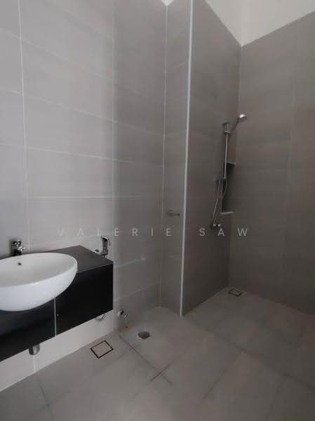 Semi-Detached House for Sale in Taman Ekoflora (Johor Bahru) - Valerie Saw - Bathroom - PropertyGuru.com.my