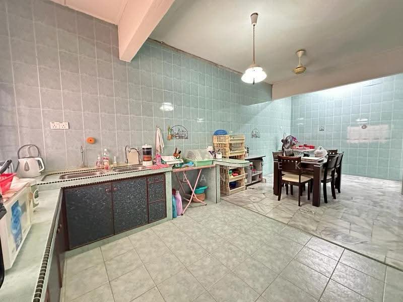 Rumah Teres untuk Dijual di Bandar Sungai Long (Selangor) - Chris Lim Pek Yean - Kitchen - PropertyGuru.com.my