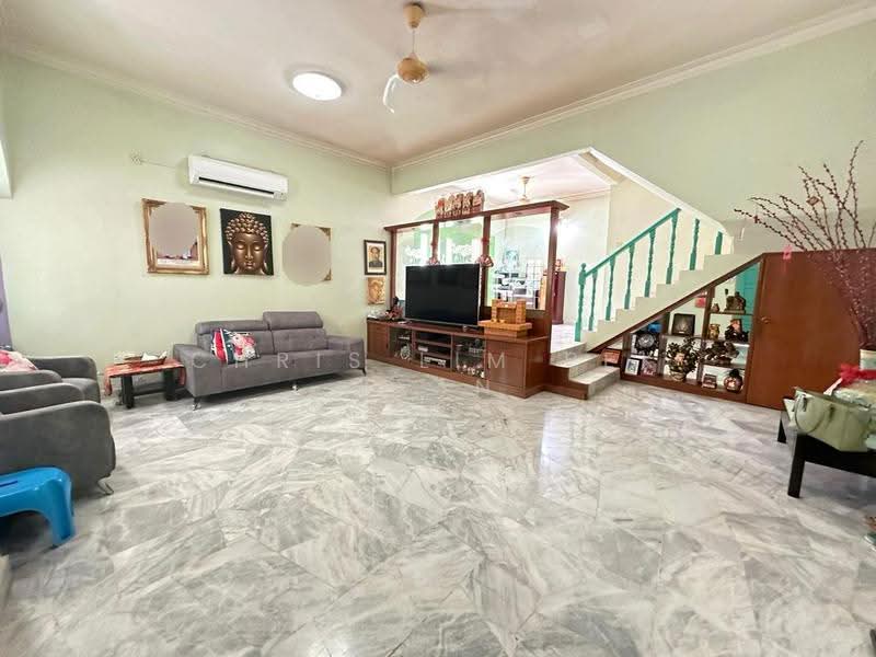 Rumah Teres untuk Dijual di Bandar Sungai Long (Selangor) - Chris Lim Pek Yean - Living Room - PropertyGuru.com.my