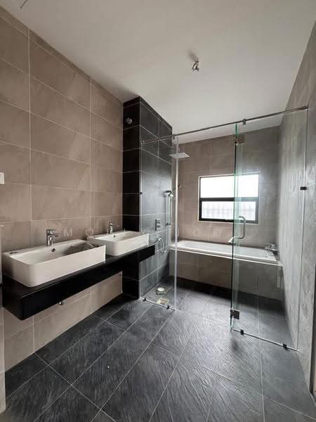 Semi-Detached House for Sale in Taman Sutera Utama (Skudai) - Molly Joon - Bathroom - PropertyGuru.com.my