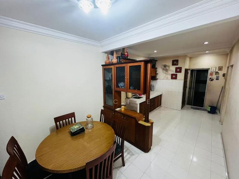 2-storey Terraced House for Sale in Anjung Bercham Utara (Ipoh) - Mr Chee - Dining Room - PropertyGuru.com.my