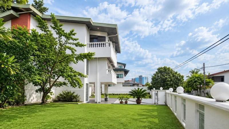 Bungalow House untuk Dijual di Taman Desa (Kuala Lumpur) - Adzura Zamedin - Exterior - PropertyGuru.com.my