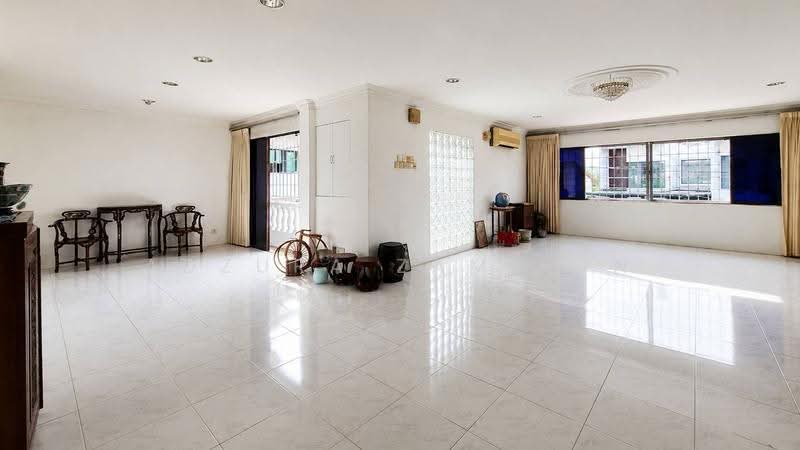 Bungalow House untuk Dijual di Taman Desa (Kuala Lumpur) - Adzura Zamedin - Living Room - PropertyGuru.com.my