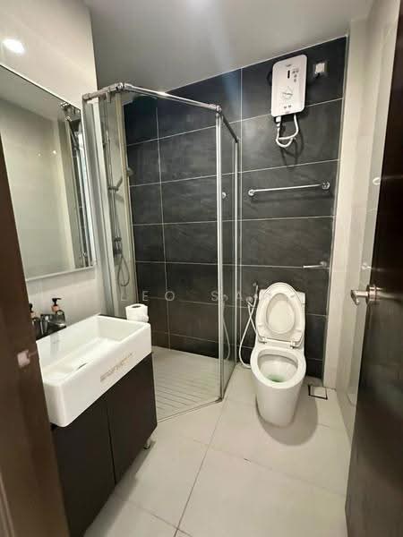 Kondominium untuk Dijual di Bay Point @ Country Garden Danga Bay - Leo Sam - Bathroom - PropertyGuru.com.my