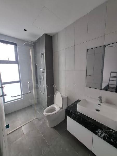 Kediaman Servis untuk Disewa di Ruby Seapark - Ong KK - Bathroom - PropertyGuru.com.my