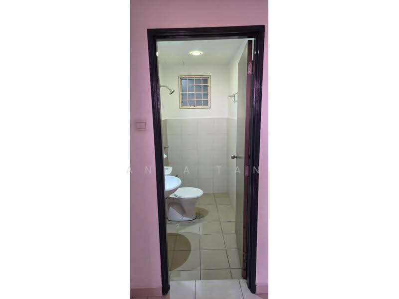Pangsapuri untuk Disewa di Trifolis - Anna Tan - Bathroom - PropertyGuru.com.my