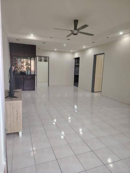 Pangsapuri untuk Dijual di Merdeka Villa - Elaine Yap - Living Room - PropertyGuru.com.my
