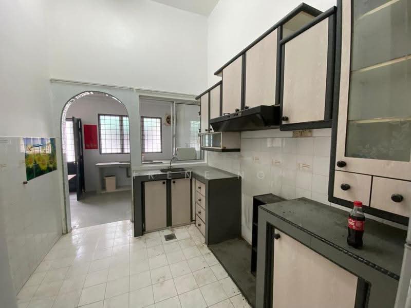 Rumah Teres 2-Tingkat untuk Disewa di Taman Serdang Raya (Seri Kembangan) - Irene Ng - Kitchen - PropertyGuru.com.my