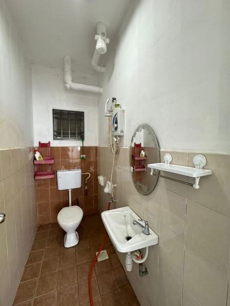 Apartment for Sale at Taman Larkin Idaman Plot C - Jack Ching - Bathroom - PropertyGuru.com.my