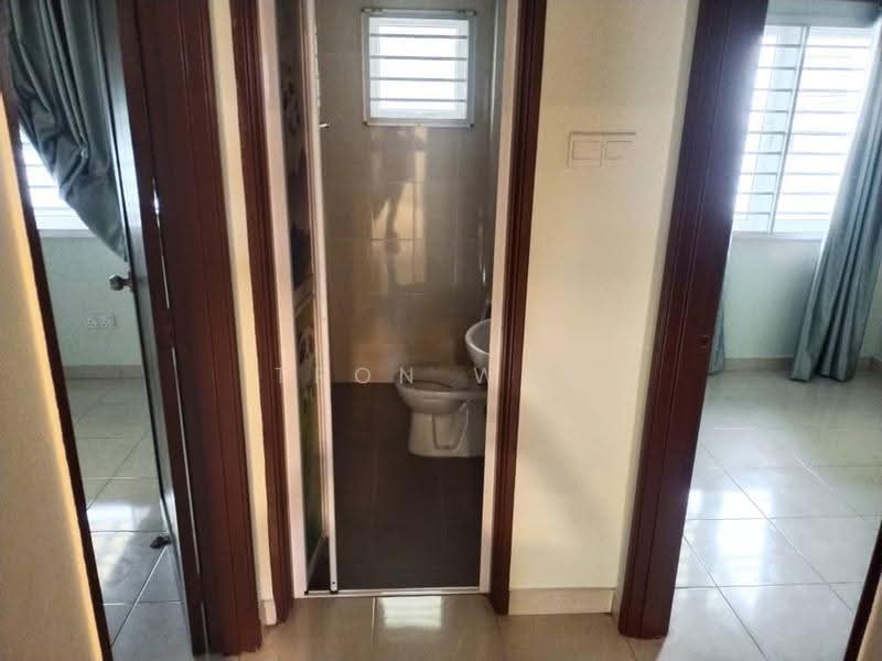 Rumah Teres 2-Tingkat untuk Disewa di Seri Kembangan (Selangor) - Tron Wan - Bathroom - PropertyGuru.com.my