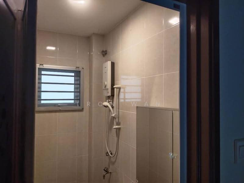 Rumah Teres 2-Tingkat untuk Disewa di Seri Kembangan (Selangor) - Tron Wan - Bathroom - PropertyGuru.com.my
