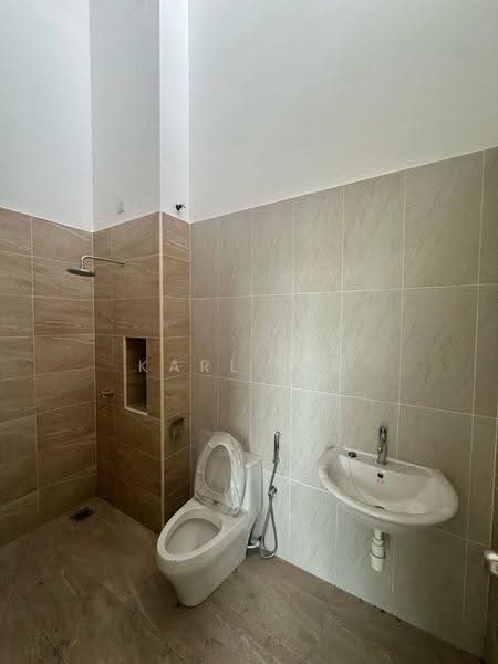 Cluster House for Sale in Kangkar Pulai (Skudai) - Karl Lim - Bathroom - PropertyGuru.com.my