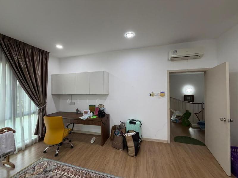 Rumah Bandar untuk Dijual di Shah Alam (Selangor) - Alicia Soo - Study - PropertyGuru.com.my