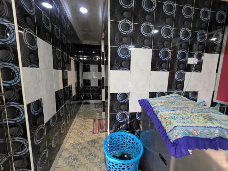 1-storey Terraced House for Sale in Taman Makmur (Kulai) - Yit Sin - Corridor - PropertyGuru.com.my