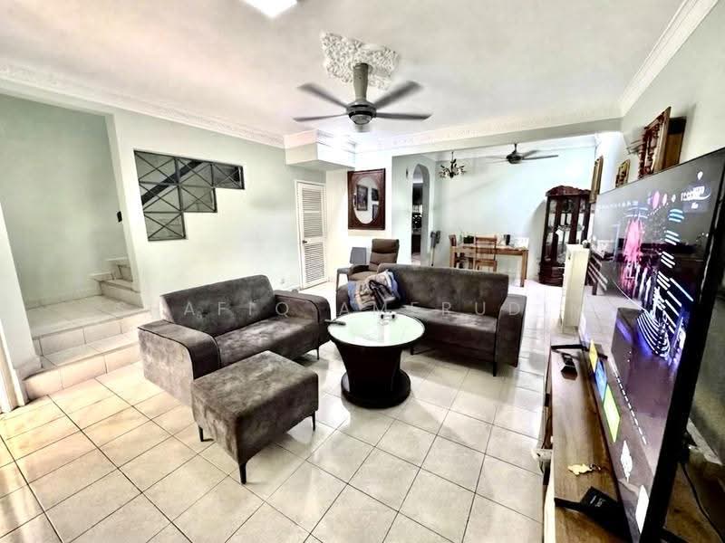 2-storey Terraced House for Sale in Seksyen 3 Bandar Baru Bangi (Bandar Baru Bangi) - Shafiq Amerudin - Living Room - PropertyGuru.com.my