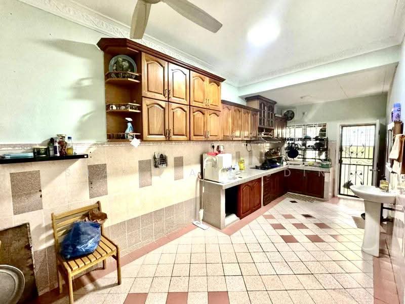2-storey Terraced House for Sale in Seksyen 3 Bandar Baru Bangi (Bandar Baru Bangi) - Shafiq Amerudin - Kitchen - PropertyGuru.com.my