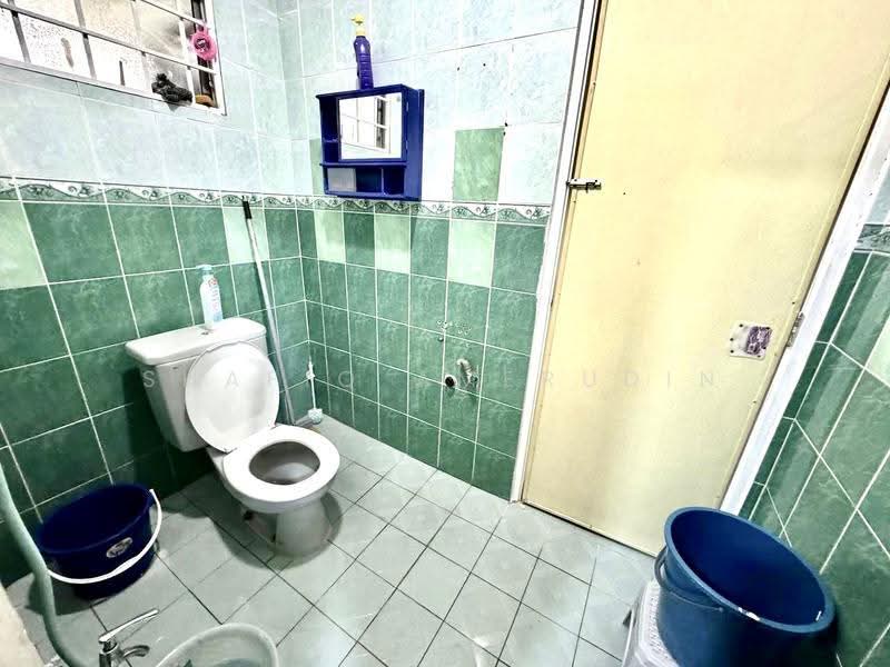 2-storey Terraced House for Sale in Seksyen 3 Bandar Baru Bangi (Bandar Baru Bangi) - Shafiq Amerudin - Bathroom - PropertyGuru.com.my
