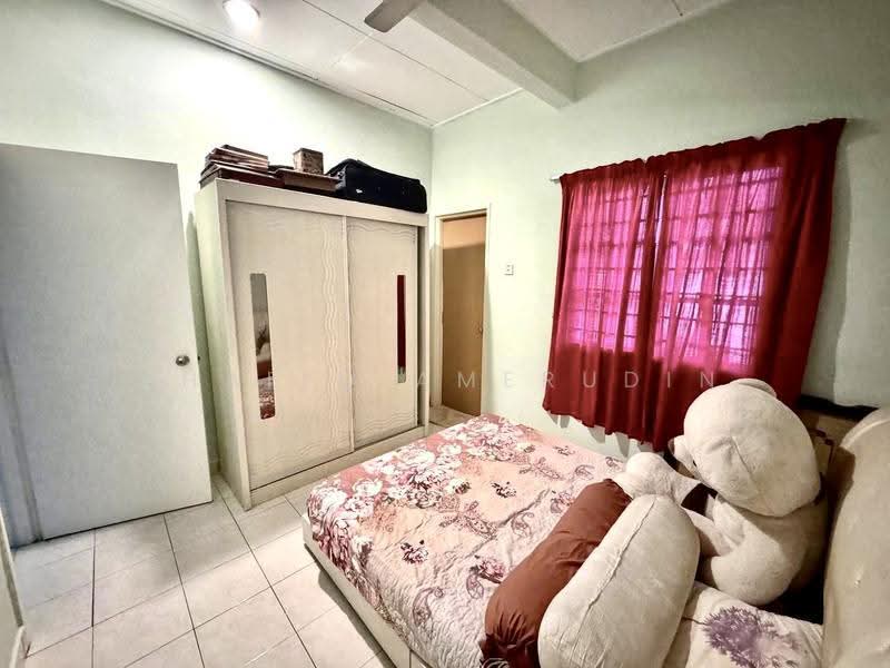 2-storey Terraced House for Sale in Seksyen 3 Bandar Baru Bangi (Bandar Baru Bangi) - Shafiq Amerudin - Bedroom - PropertyGuru.com.my