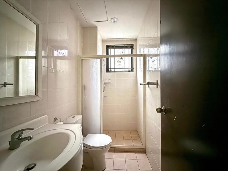 Rumah Berkembar untuk Dijual di Taman Bukit Segar (Cheras) - David Chat - Bathroom - PropertyGuru.com.my