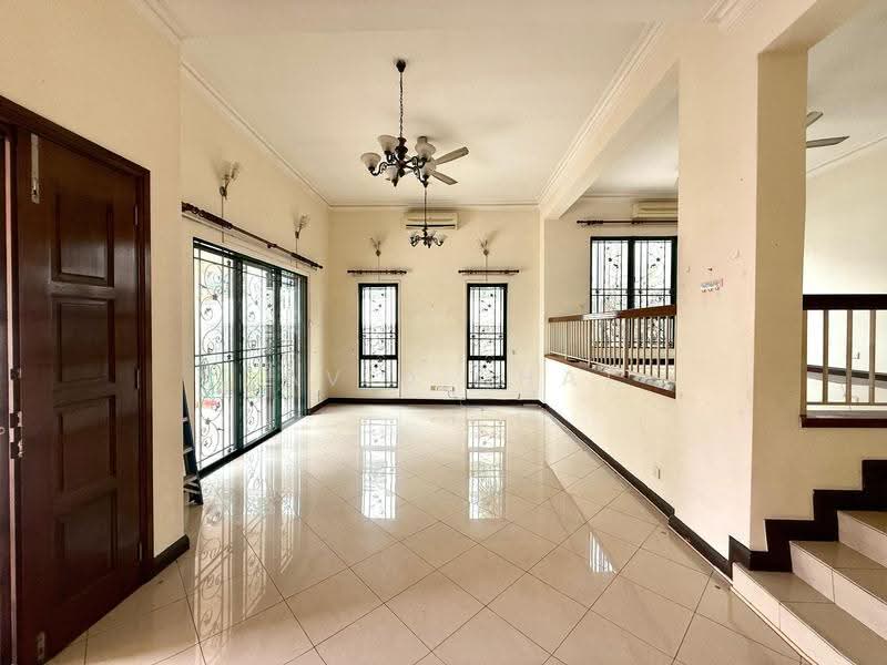 Rumah Berkembar untuk Dijual di Taman Bukit Segar (Cheras) - David Chat - Living Room - PropertyGuru.com.my