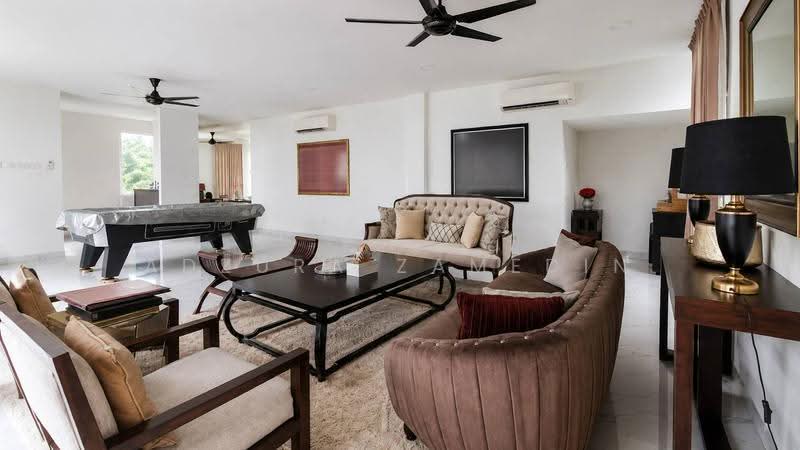 Bungalow House untuk Dijual di Seksyen 8 (Shah Alam) - Adzura Zamedin - Living Room - PropertyGuru.com.my