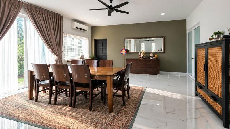 Bungalow House untuk Dijual di Seksyen 8 (Shah Alam) - Adzura Zamedin - Dining Room - PropertyGuru.com.my